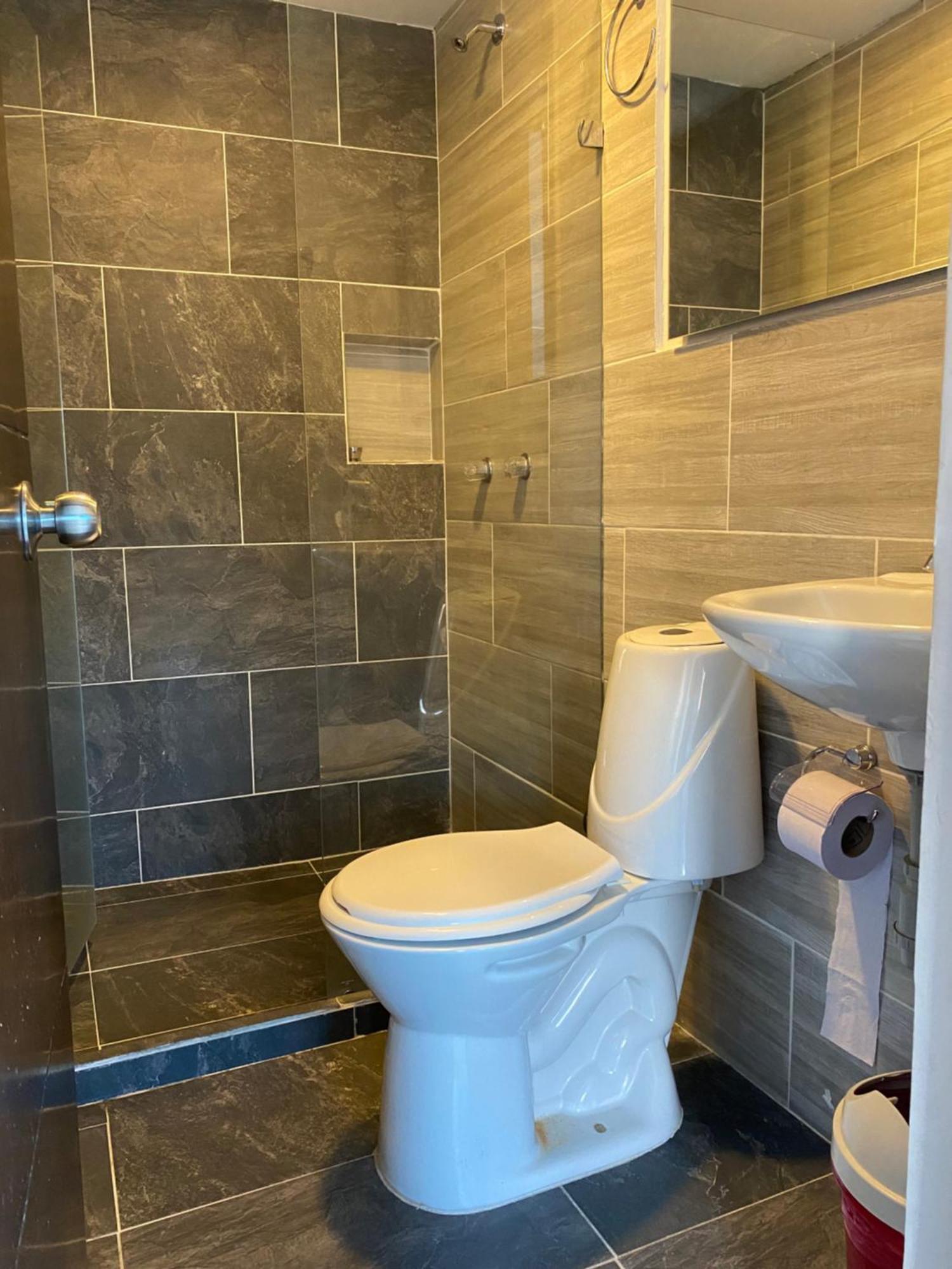 Hotel Buenos Aires Central Медельин Экстерьер фото